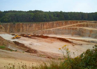 Blick in den Steinbruch bei Erkenbrechtsweiler