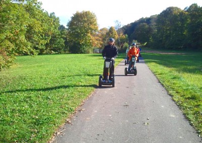 SEGWAY Gruppe auf Lautertal Radweg in voller Fahrt