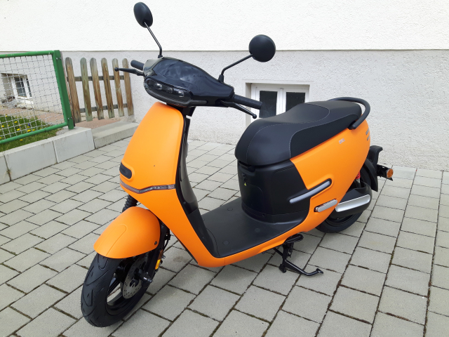 Horwin EK1 Seitenansicht links