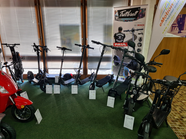 Showroom Scooter