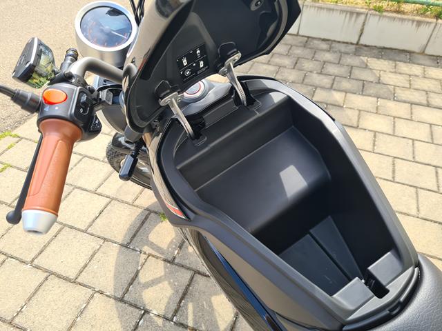 Vmoto TC Staufachdeckel Vmoto TC Staufachdeckel