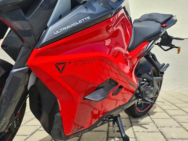 Ultraviolette F77 Superstreet Recon Verkleidung links Ultraviolette F77 Superstreet Recon Verkleidung links