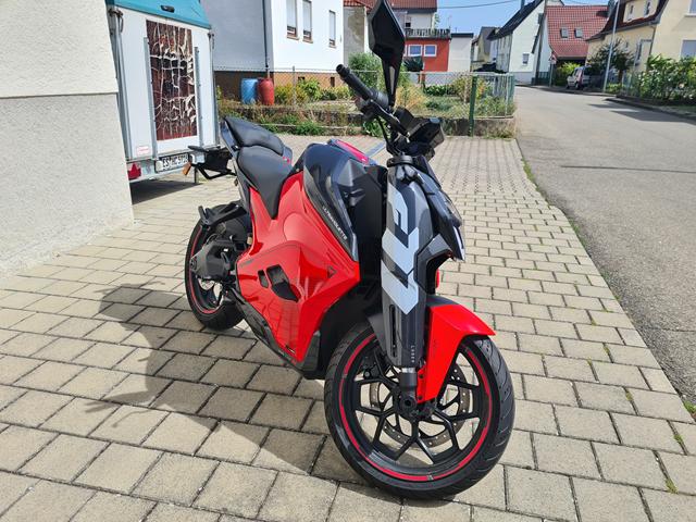 Ultraviolette F77 Superstreet Recon vorne rechts Ultraviolette F77 Superstreet Recon vorne rechts